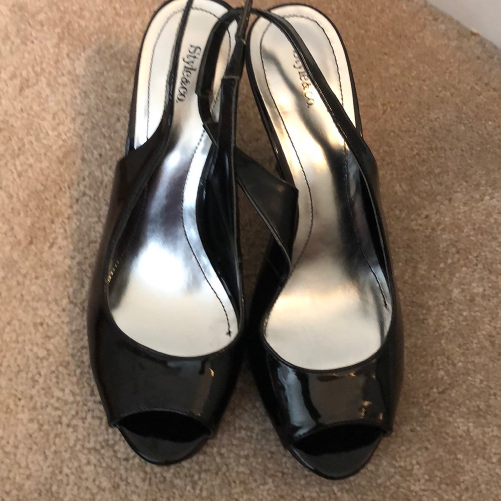 Style & Co patent leather open toe